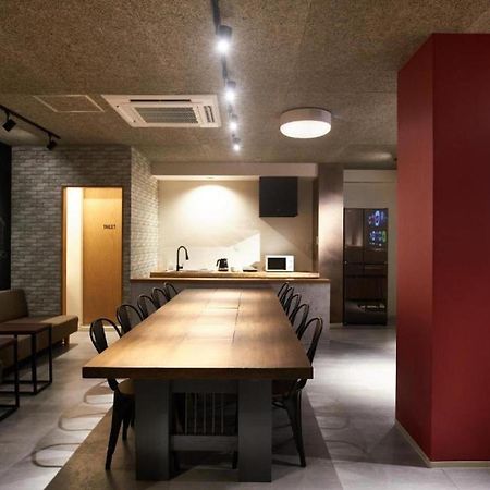 Отель Shinsaibashi House Осака Экстерьер фото